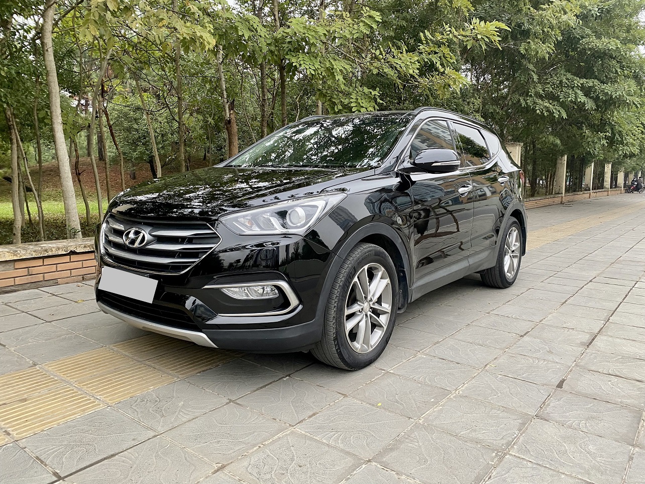 Bán Hyundai Santafe 2019 bản cao cấp máy dầu màu đen